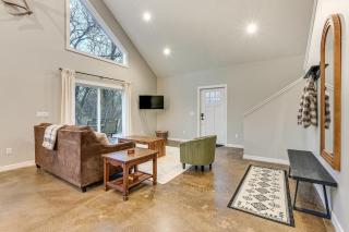 Hot Tub, Water Access Cabin Near Lake Red Rock! - Knoxville - 7