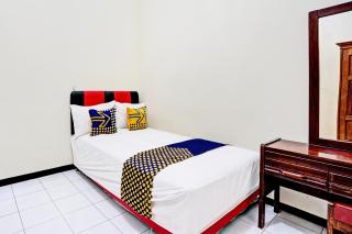 OYO Life 92785 Wisma Trubus Syariah - Tuban - 6