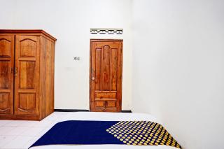 OYO Life 92785 Wisma Trubus Syariah - Tuban - 2