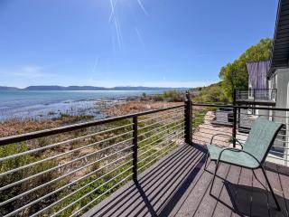 Bear Foot Beach House-Beautiful Views on the Lake - Garden City - 7