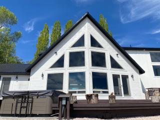 Bear Foot Beach House-Beautiful Views on the Lake - Garden City - 8