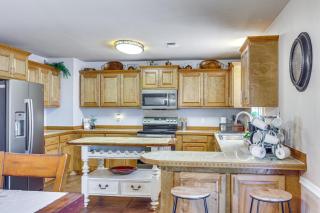 2 Mi to Downtown Work and Play at El Dorado Getaway - 2