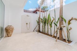 Casa Auma Stunning 4 Bedroom Villa in Canggu - Tumbak Bayuh - 8