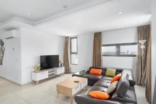 Exclusive Sky Haven 3 Bedroom Penthouse with Private Elevator & Breathtaking Ocean Views - Accra - 7