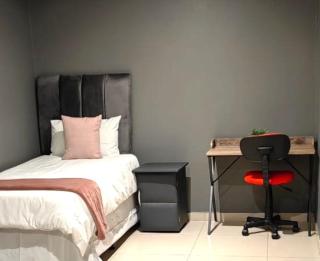STAY-TIAH Backpackers - Durban - 8