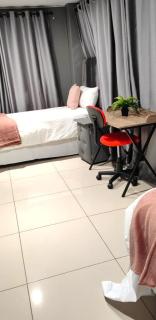 STAY-TIAH Backpackers - Durban - 7