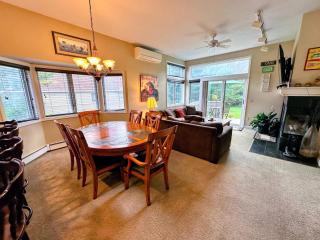 FV3 F3 Well appointed Townhome a short walk to the Mount Washington Hotel - 2