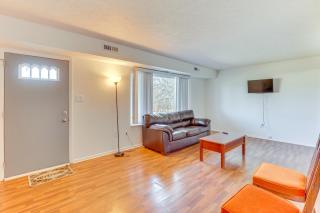 2 Mi to Bow Wow Beach Townhome with Pool Access! - Stow - 7