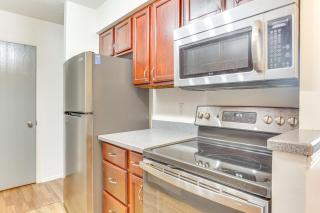 2 Mi to Bow Wow Beach Townhome with Pool Access! - Stow - 2