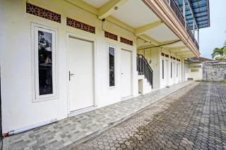 SPOT ON 92799 Tanjung Indah Homestay Syariah - Banyuwangi - 2