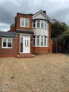 Luxury Detached holiday home Near BHX, JLR, NEC - 0