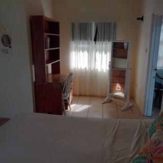 Cozy Private Room with AC, Balcony near Airport, Beach and Kite surfing - Vieux Fort - 6