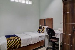 SPOT ON 92822 Finest House Near Amplas Bus Terminal - Medan - 5