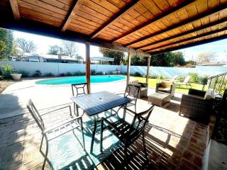Cozy 3BR Home With Pool, Yard, Garage, and 80 inch TV! - Van Nuys - 0