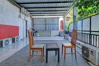 OYO Life 92877 Hotel Rainbow 7296 - Semarang - 9