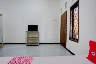 OYO 92848 Tri D Homestay Syariah - Banyuwangi - 5