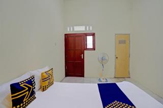 SPOT ON 92902 Sunyoto Homestay Syariah - Mojokerto - 4