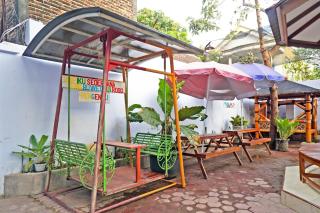 Super OYO 92965 Trisna Patihan Resort - Tulungagung - 9