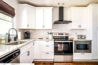 Modern 5BR Near West Midtown - Fire Pit - Pet Friendly - Atlanta - 4
