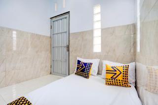 SPOT ON 93035 Karman's Sari Homestay Syariah - 7