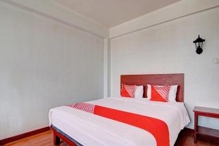 OYO 93072 Asri Homestay Syariah - Parit - 4