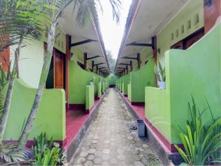 OYO Life 92829 Kos Insan Madani - Praya - 7