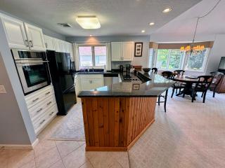 FV43 Bretton Woods single level home with AC on golf course - 2