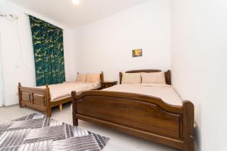 Hotel Emir - - 4