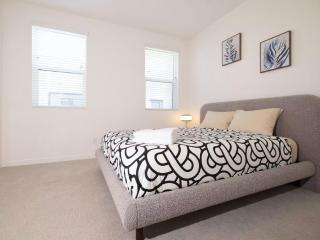 Modern Designer Stay Bright Chic & Spacious - Ontario - 5