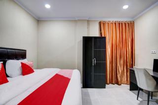 OYO 93087 Wisma Apel Syariah - Parit - 4