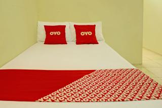 OYO Life 92936 Kost Teteh Erni Karawang - 2