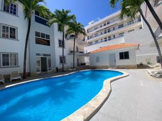 Bavareto pool beach los Corales RD - Punta Cana - 6