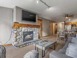Creekside Downtown 2 Bedroom Condo managed by Little Sister Getaways - Canmore - 2