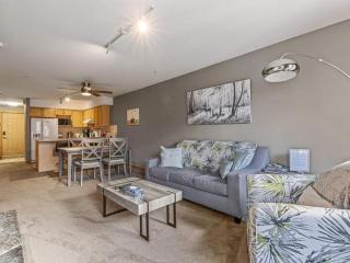 Creekside Downtown 2 Bedroom Condo managed by Little Sister Getaways - Canmore - 1