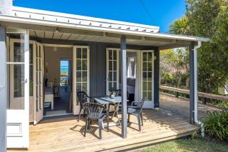 Deco Cottage - - 0