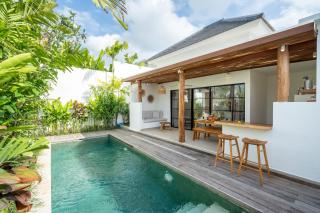 Villa Camille - Private 1BR Oasis with Pool in Nyanyi Beach - 1