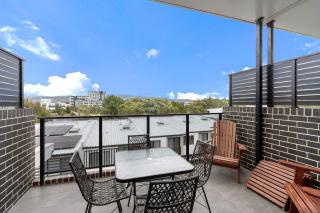 Modern 3-Bedroom Townhouse in Quiet Greenway - 6