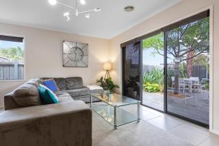 Cosy 3-Bedroom Retreat with Outdoor Space - Torquay - 0