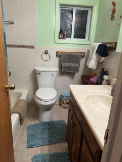 Private quiet home - West Babylon - 4