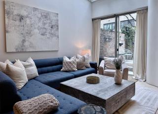 Private Beautiful Townhome w Zen Garden - New York - 9