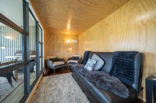 Strathvale River Cottage - Winton Holiday Home - 1