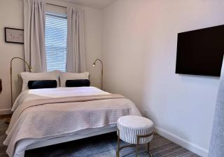 Designer Home in Diplomat District - New York - 4