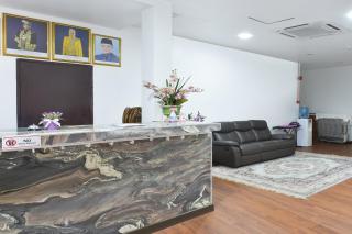 OYO 90869 Hotel Madeena Inn - Sepang - 6