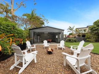Spacious 3-Bed Beachside House with Outdoor Area - Hervey Bay - 0