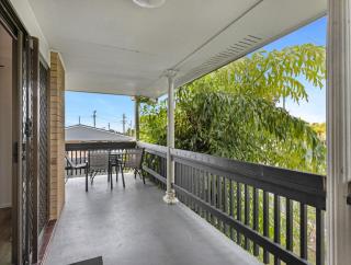Spacious 3-Bed Home with Large Balcony - Hervey Bay - 7