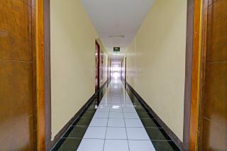 OYO Life 93120 Apartement Gateway Cicadas By Sarana Cipta Mahakarya - Bandung - 3