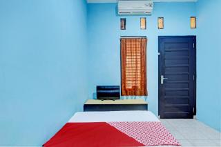 OYO 93209 Guest House Cemara 3 - Tegal - 5
