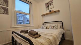 Bros Inn Hotel - Londra - 4