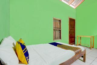 SPOT ON 93324 Hadi Homestay Syariah - Sleman - 4