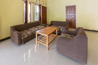 OYO Life 93409 Anugrah House - Midang - 8